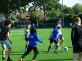 Laatste training S.K.N.W.K. JO11-1JM van seizoen 2022-2023 (partijtje tegen de ouders) (61/221)